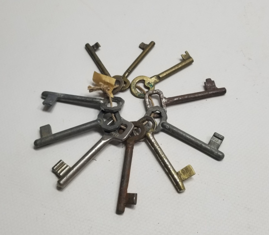 BÜYÜK BOY ANTİKA ANAHTAR LOTU