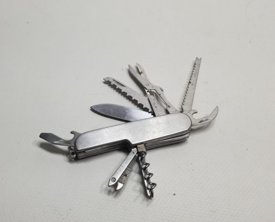 ÇOK AMAÇLI ANTİKA İSVİÇRE ÇAKISI