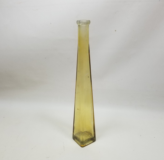 KARE ŞİŞE FORMUNDA YAPILMIŞ ANTİKA CAM VAZO