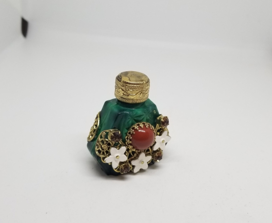 KABARTMA İŞÇİLİKLİ ANTİKA PARFÜM ŞİŞESİ