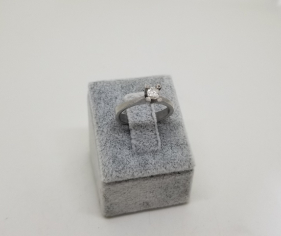 PIRLANTA TAŞLI TEKTAŞ YÜZÜK