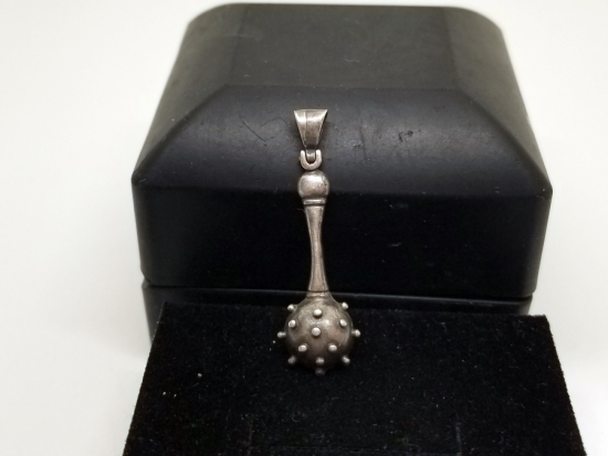 GÜRZ FORMUNDA YAPILMIŞ GÜMÜŞ KOLYE UCU