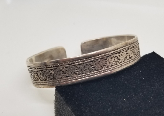 KABARTMA İŞÇİLİKLİ GÜMÜŞ BİLEZİK - BİLEKLİK