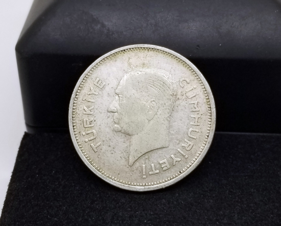 YÜKSEK KONDSİYONDA KOLEKSİYONLUK 1937 YILI NADİR GÜMÜŞ 1 LİRA