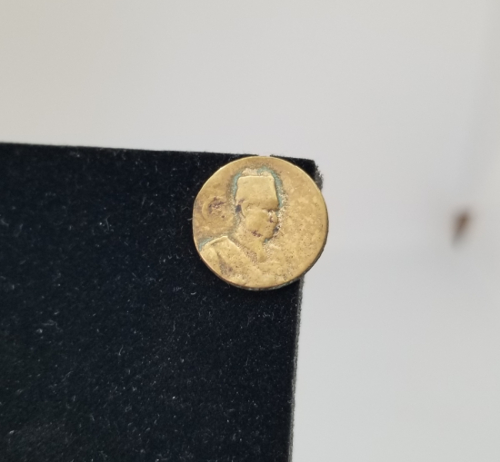 ATATÜRK GÖRSELLİ VE AY YILDIZ FİGÜRLÜ CUMHURİYET BAŞLARI NADİR YAKA ROZETİ