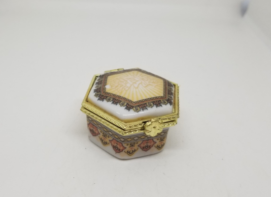 ÜZERİ YAZILI ANTİKA PORSELEN MÜCEVHER KUTUSU