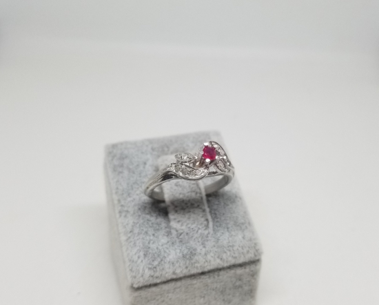 YAKUT VE PIRLANTA TAŞLI SALYANGOZ MODEL YÜZÜK