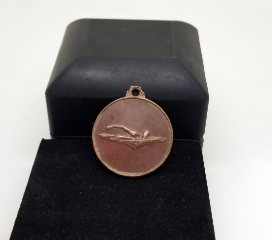 LAZ OSMAN'A AİT YÜZÜCÜLÜK KONULU MADALYA