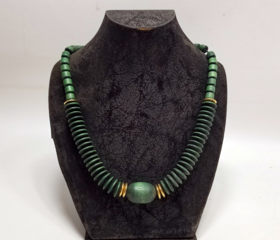 AHŞAPTAN MAMUL EL YAPIMI GERDANLIK