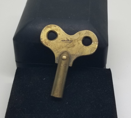 ÜZERİ OSMANLICA YAZILI OSMANLI DÖNEMİ DUVAR SAATİ ANAHTARI