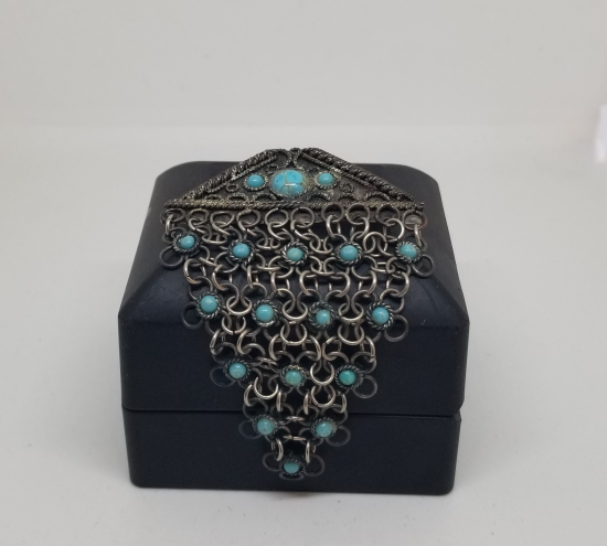 YOKLUK DÖNEMİ EL YAPIMI TURKUAZ TAŞLI BROŞ
