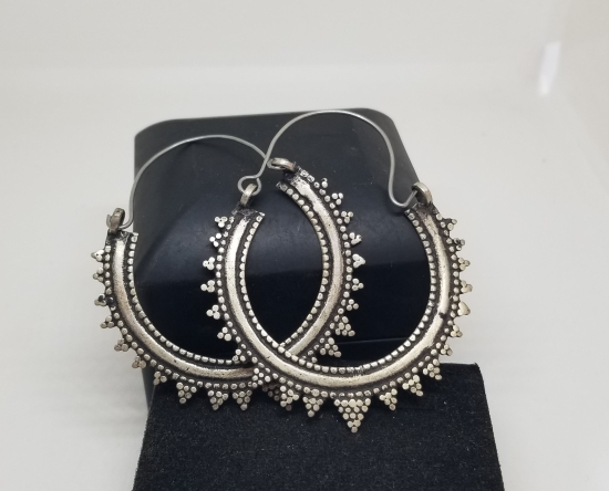 KABARTMA İŞÇİLİKLİ ANTİKA TÜRKMEN KÜPESİ