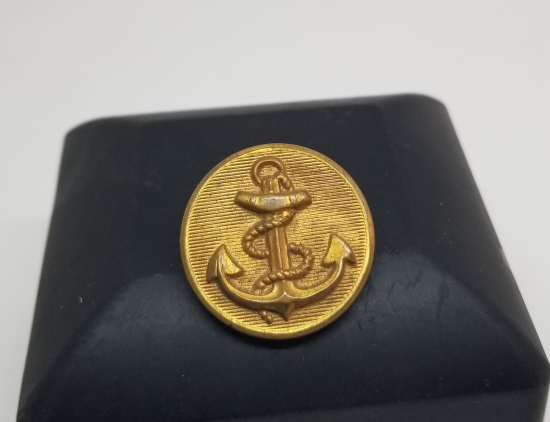 ÜZERİ TOMBAK İŞÇİLİKLİ OSMANLI DÖNEMİ DENİZCİ SUBAY DÜĞMESİ