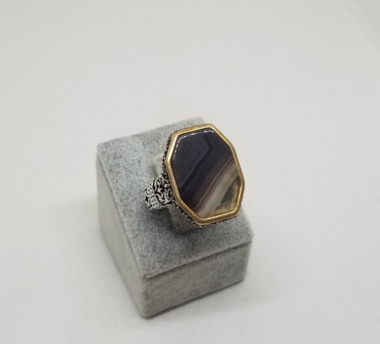 KABARTMA İŞÇİLİKLİ AKİK TAŞLI GÜMÜŞ YÜZÜK