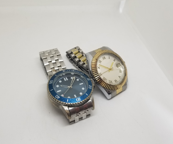 İKİ ADET KOL SAATİ