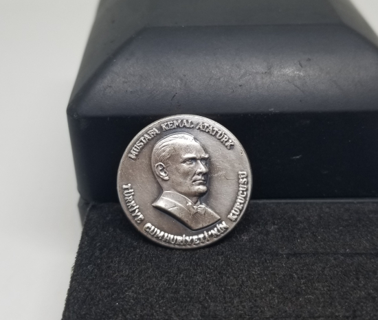 ANTİKA GÜMÜŞ ATATÜRK ROZETİ
