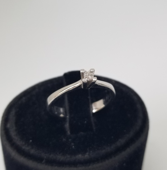 PIRLANTA TAŞLI TEKTAŞ YÜZÜK