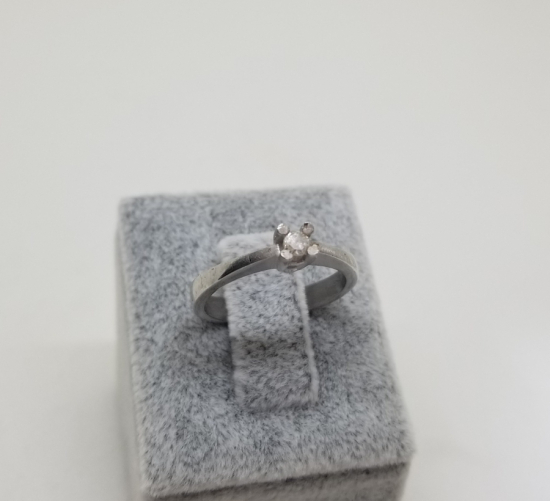 PIRLANTA TAŞLI TEKTAŞ YÜZÜK