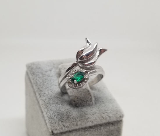 LALE FORMLU ÖZEL YAPIM PIRLANTA TAŞLI YÜZÜK