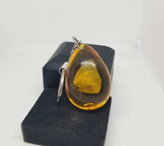 İÇİNDE KELEBEK BULUNAN ÖZEL YAPIM RUS ANAHTARLIK