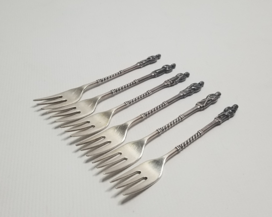 KABARTMA İŞÇİLİKLİ GÜMÜŞ KAPLAMA ANTİKA ÇATAL TAKIMI