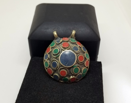 ÜZERİ DOĞAL TAŞLI VE MİNE İŞÇİLİKLİ ANTİKA TÜRKMEN KOLYE UCU