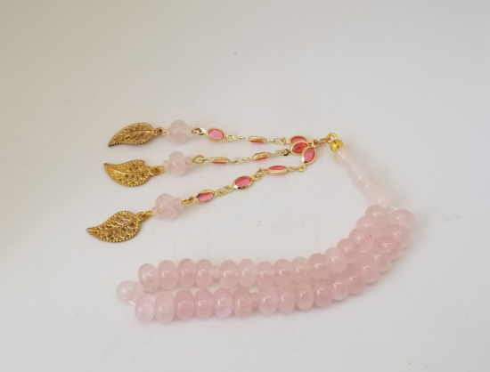 ALTIN KAPLAMA PÜSKÜLLÜ PEMBE KUVARS TESPİH