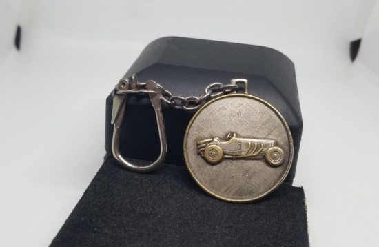 1931 YILI MERCEDES ARABA GÖRSELLİ ANTİKA ANAHTARLIK