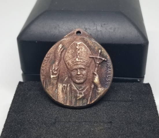 KABARTMA İŞÇİLİKLİ BRONZ DÖKÜM VAFTİZ KOLYESİ