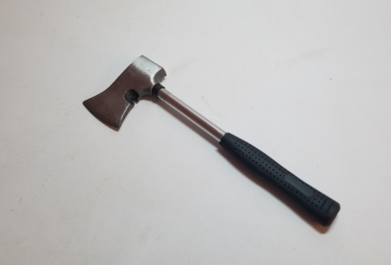 PLASTİK SAPLI YANGIN BALTASI