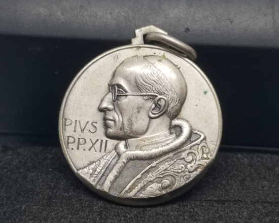 PAPA GÖRSELLİ VAFTİZ KOLYESİ