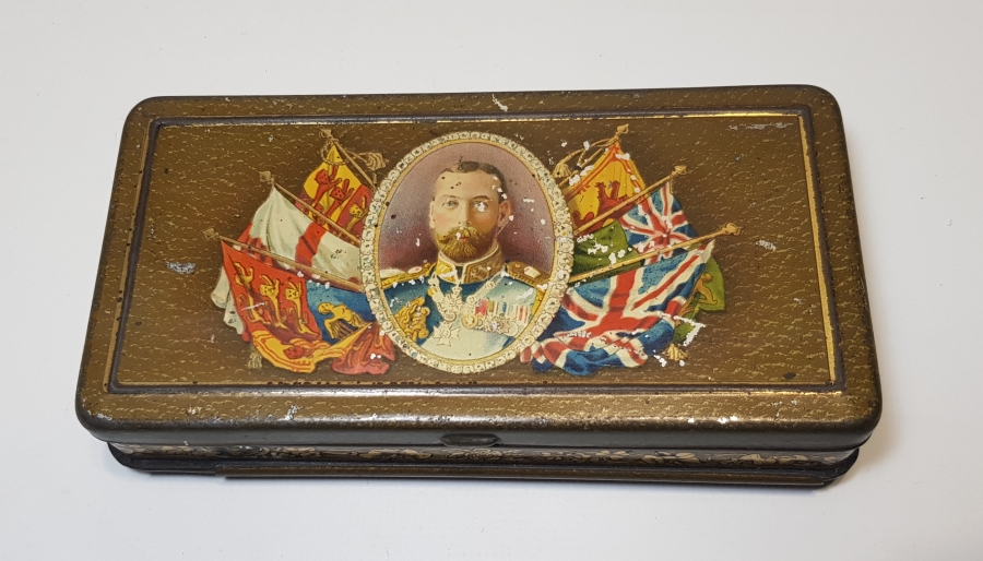 1. DÜNYA SAVAŞI İNGİLİZ KRALI GÖRSELLİ TENEKE ÇİKOLATA & SİGARA KUTUSU