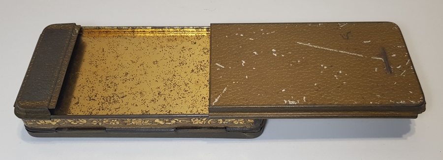 1. DÜNYA SAVAŞI İNGİLİZ KRALI GÖRSELLİ TENEKE ÇİKOLATA & SİGARA KUTUSU