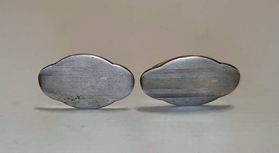 1900'LERDEN BİR ÇİFT GÜMÜŞ KOL DÜĞMESİ 