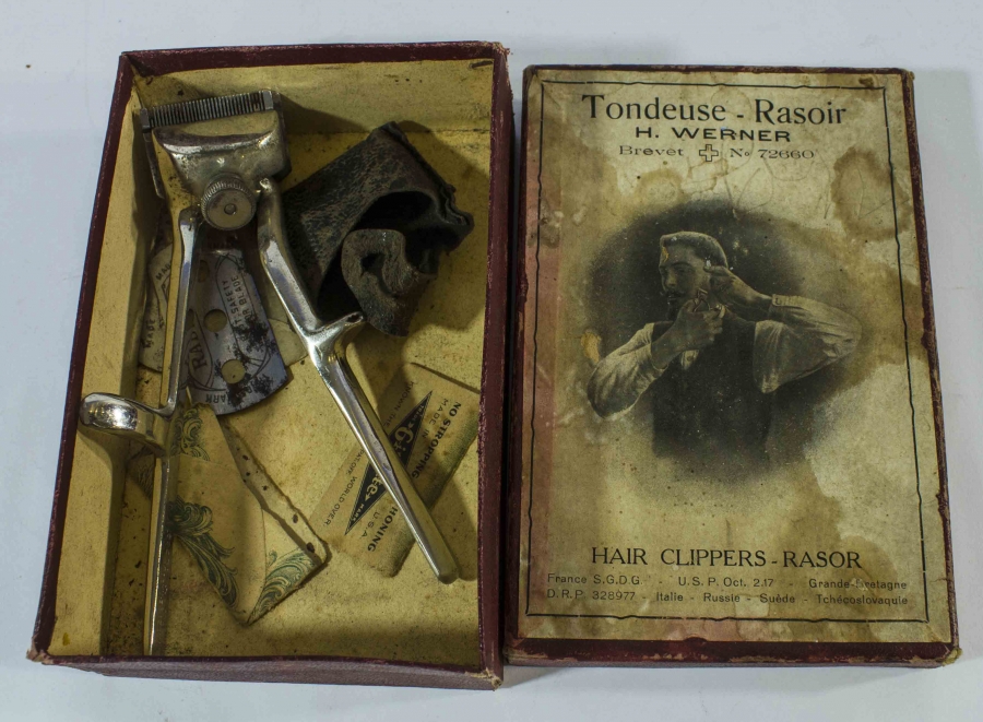 KUTUSUNDA SAÇ KESME MAKİNESİ