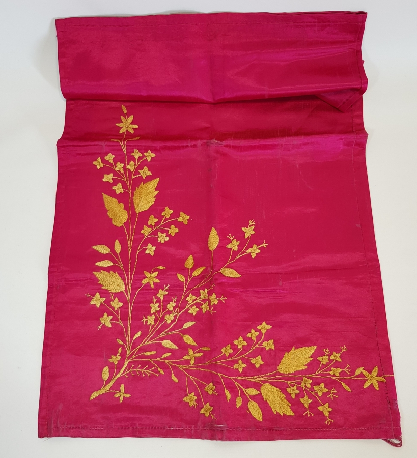 OSMANLI DÖNEMİ İPEK ATLAS KINA BOHÇASI