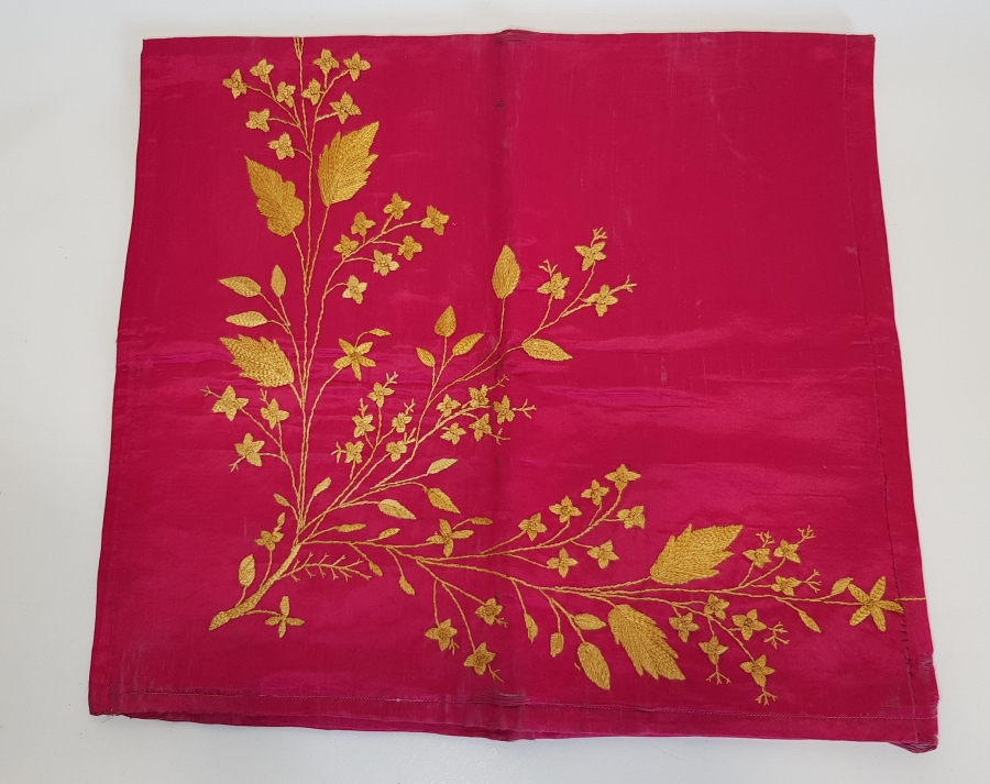 OSMANLI DÖNEMİ İPEK ATLAS KINA BOHÇASI