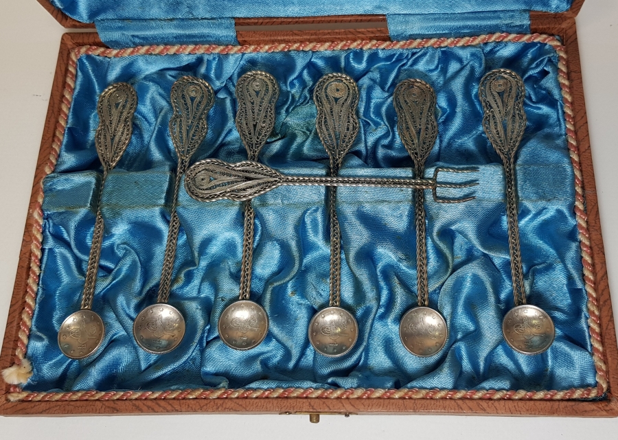 OSMANLI DÖNEMİ KUTUSUNDA GÜMÜŞ ÇAY KAŞIĞI SETİ