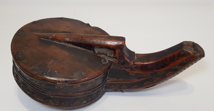 OSMANLI DÖNEMİ YENİÇERİ MODELİ AHŞAP KALE TÜFEĞİ BARUTLUĞU