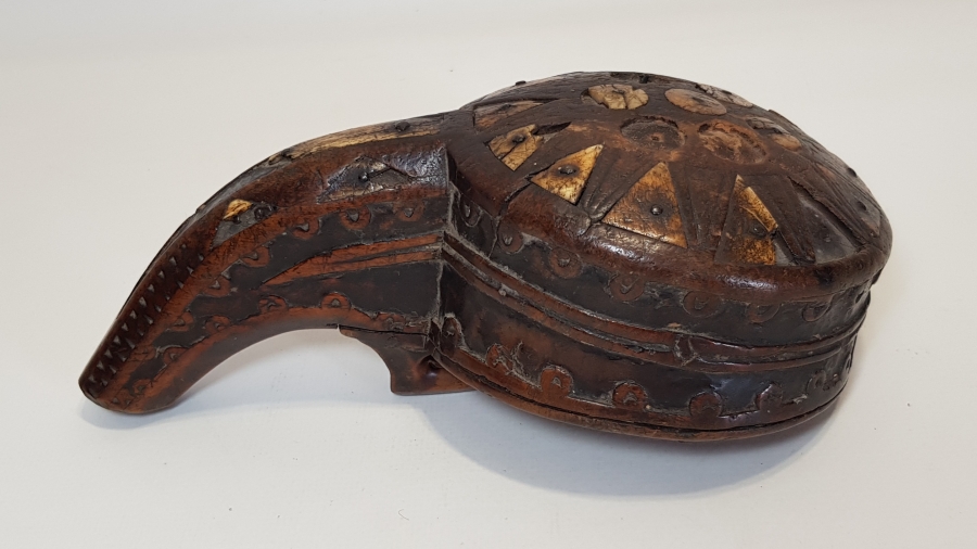 OSMANLI DÖNEMİ YENİÇERİ MODELİ AHŞAP KALE TÜFEĞİ BARUTLUĞU