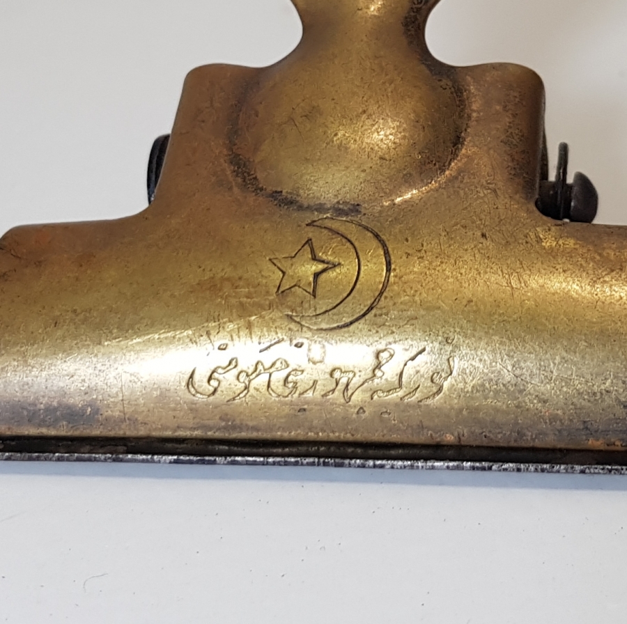 ÜZERİ OSMANLICA YAZILI KAĞIT KISKACI