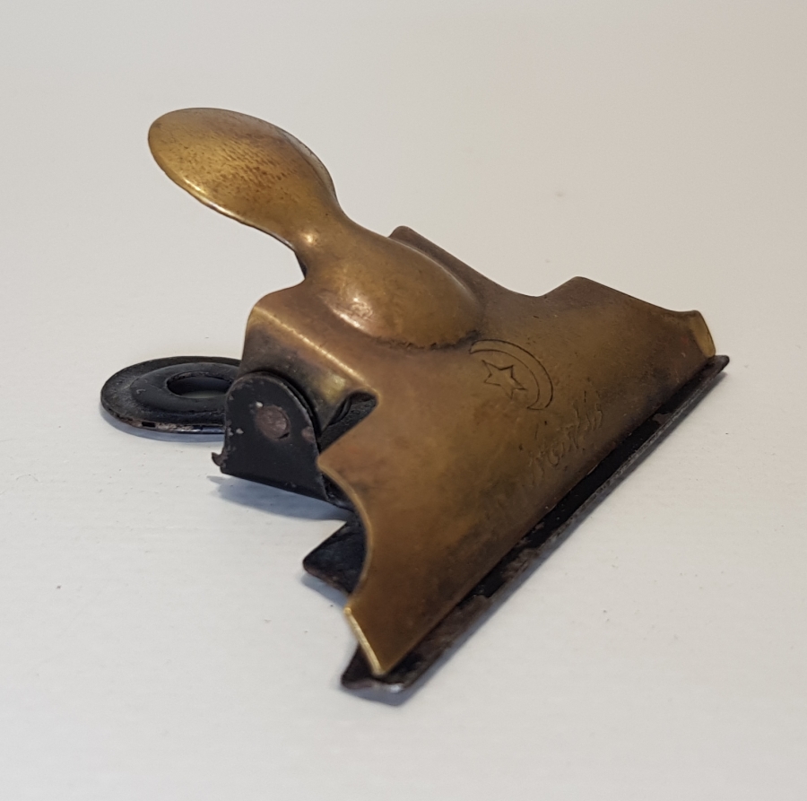 ÜZERİ OSMANLICA YAZILI KAĞIT KISKACI