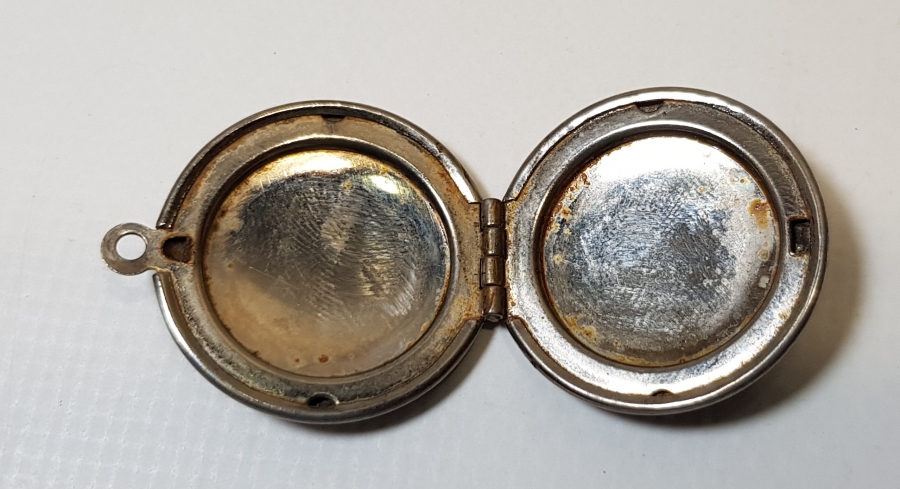 ÜZERİ MİNELİ FRANSIZ RESİMLİK KOLYE 