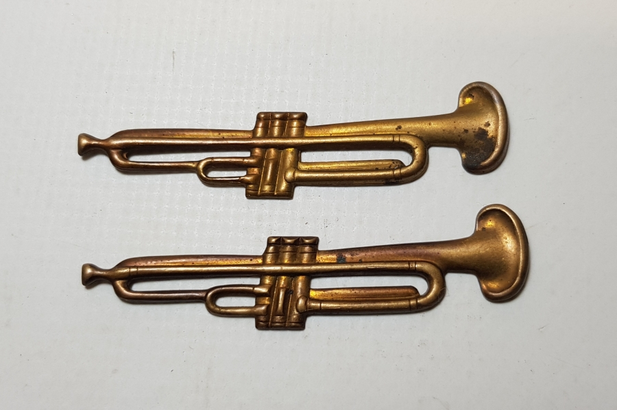 1. DÜNYA SAVAŞI İKİ ADET MIZIKACI ASKER ROZETİ 