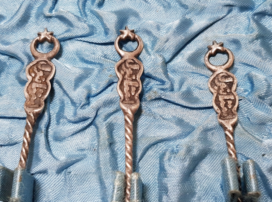 OSMANLICA İSTANBUL YAZILI KUTUSUNDA GÜMÜŞ ÇAY KAŞIĞI SETİ