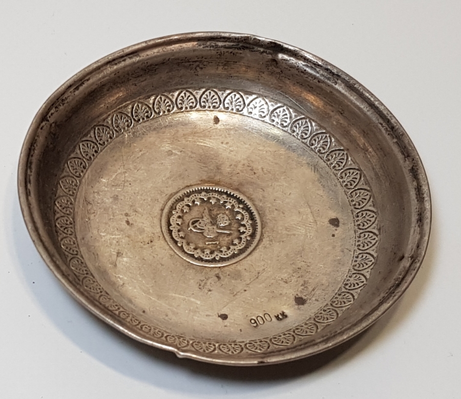 ORTASI TUĞRALI İKİ ADET GÜMÜŞ KINA TASI