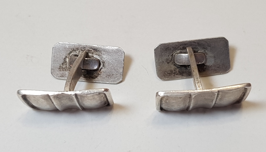 BİR ÇİFT GÜMÜŞ KOL DÜĞMESİ