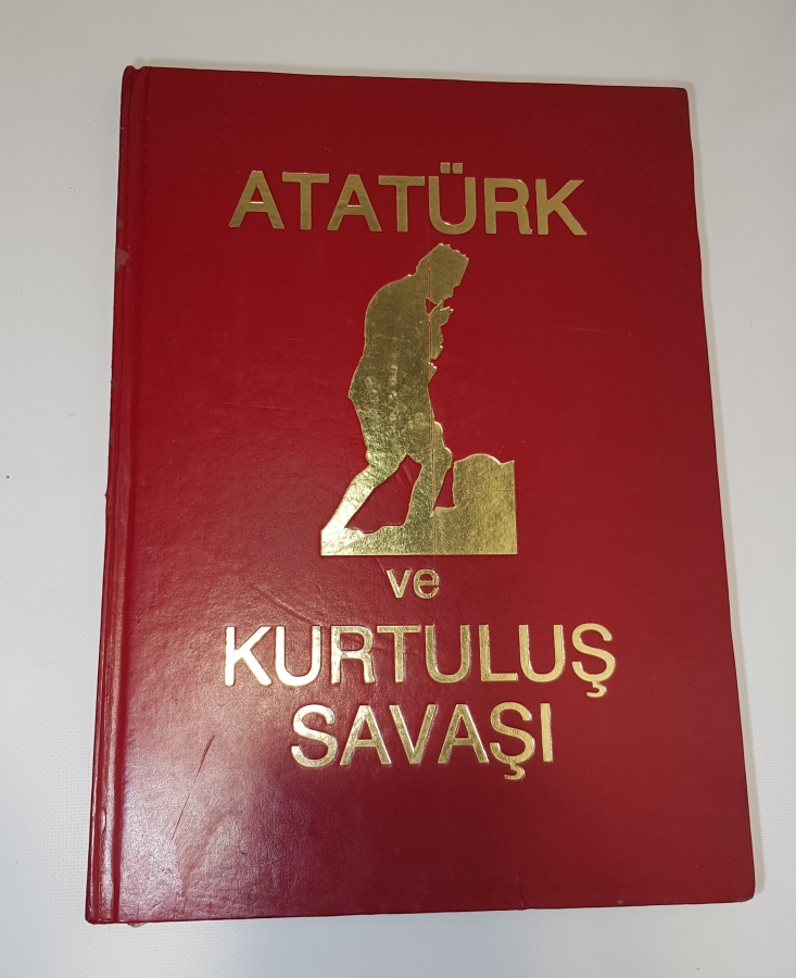 BELGESEL KİTAP: ATATÜRK VE KURTULUŞ SAVAŞI 