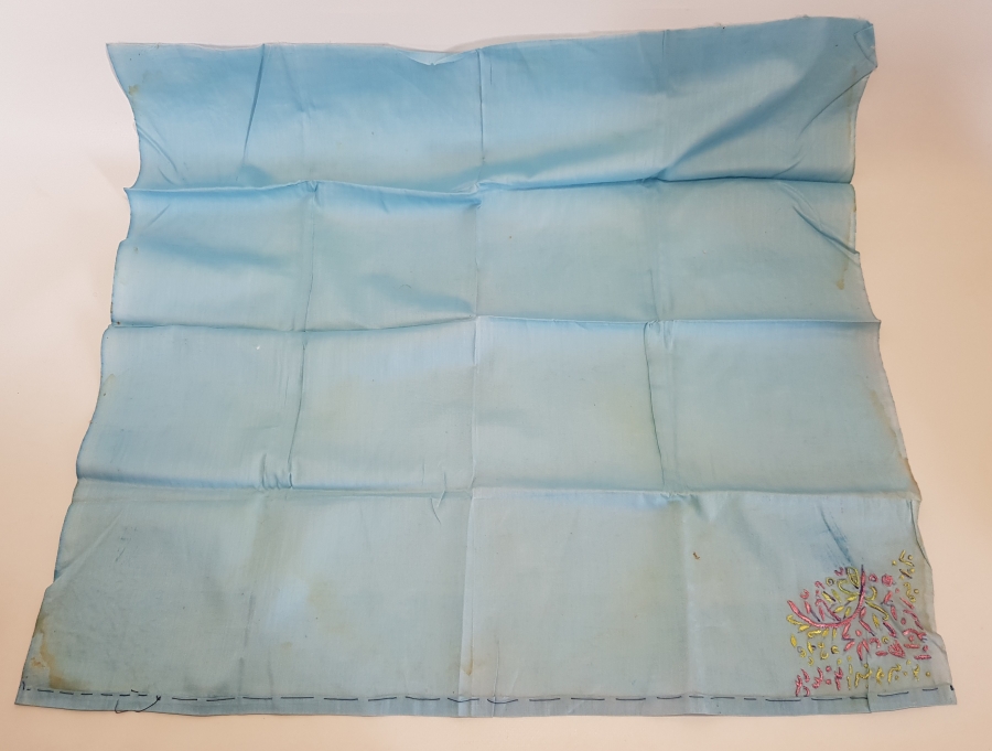 KÖŞESİ OSMANLICA YAZILI İPEK SÖZ MENDİLİ