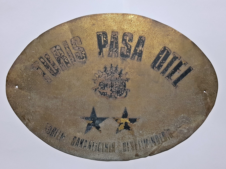 "TURİŞ PAŞA OTEL" YAZILI OTEL TABELASI